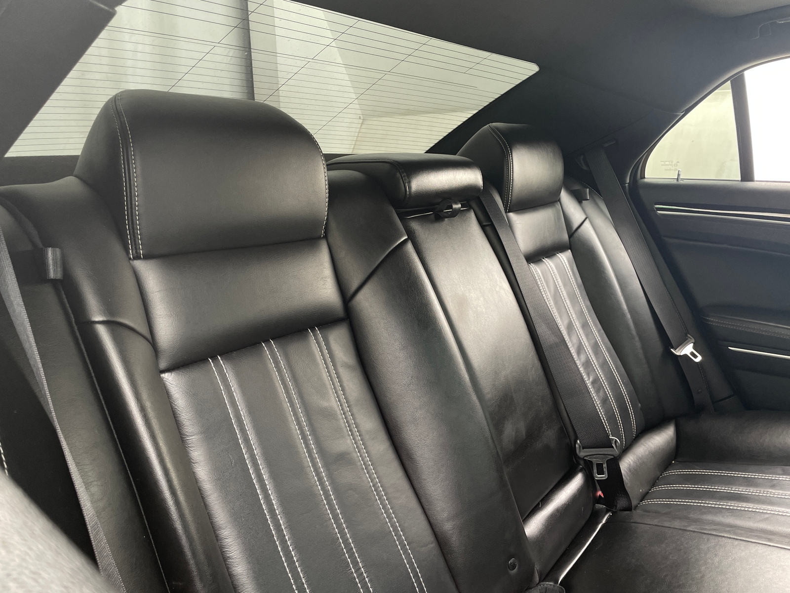 Thumbnail: 2022 Chrysler 300 - 5