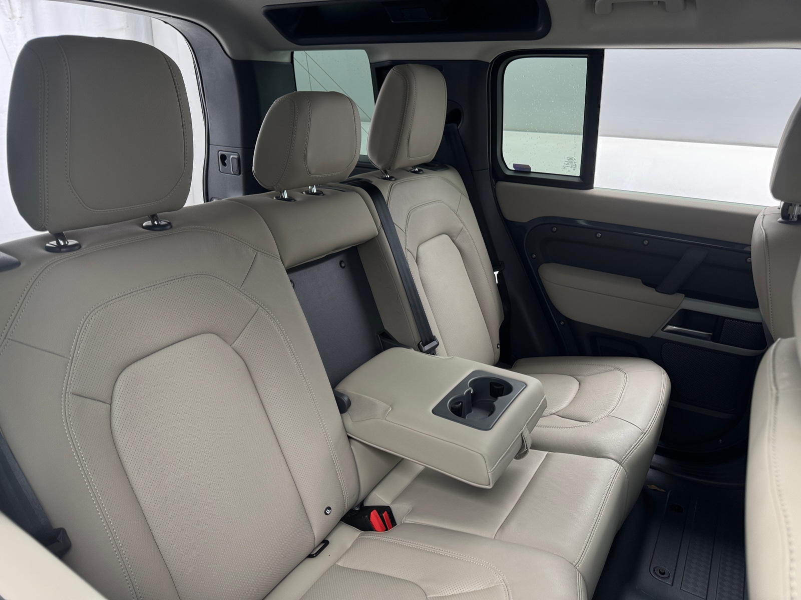 Thumbnail: 2023 Land Rover Defender - 5