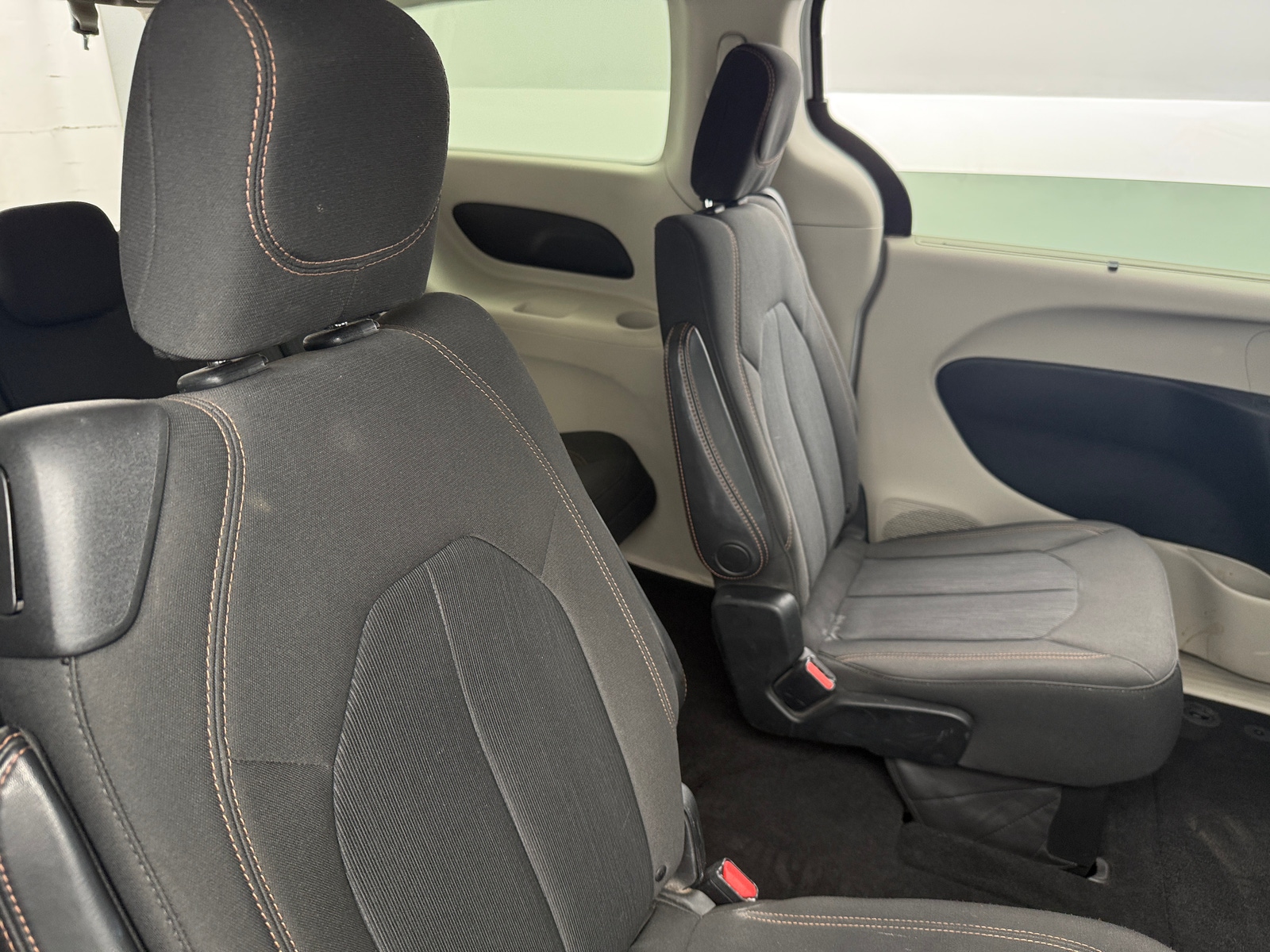 Thumbnail: 2018 Chrysler Pacifica - 6