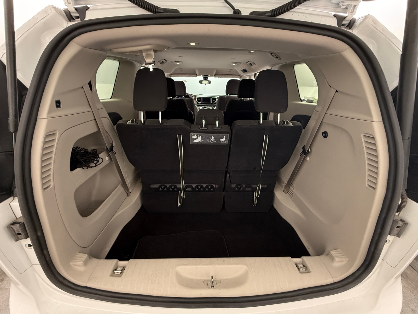 Thumbnail: 2018 Chrysler Pacifica - 7