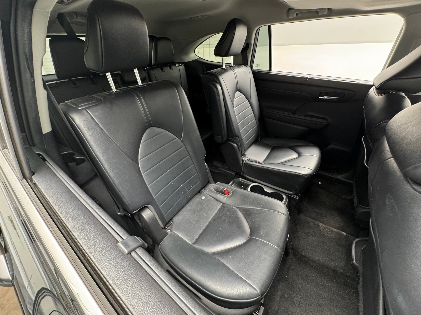 Thumbnail: 2023 Toyota Highlander - 5