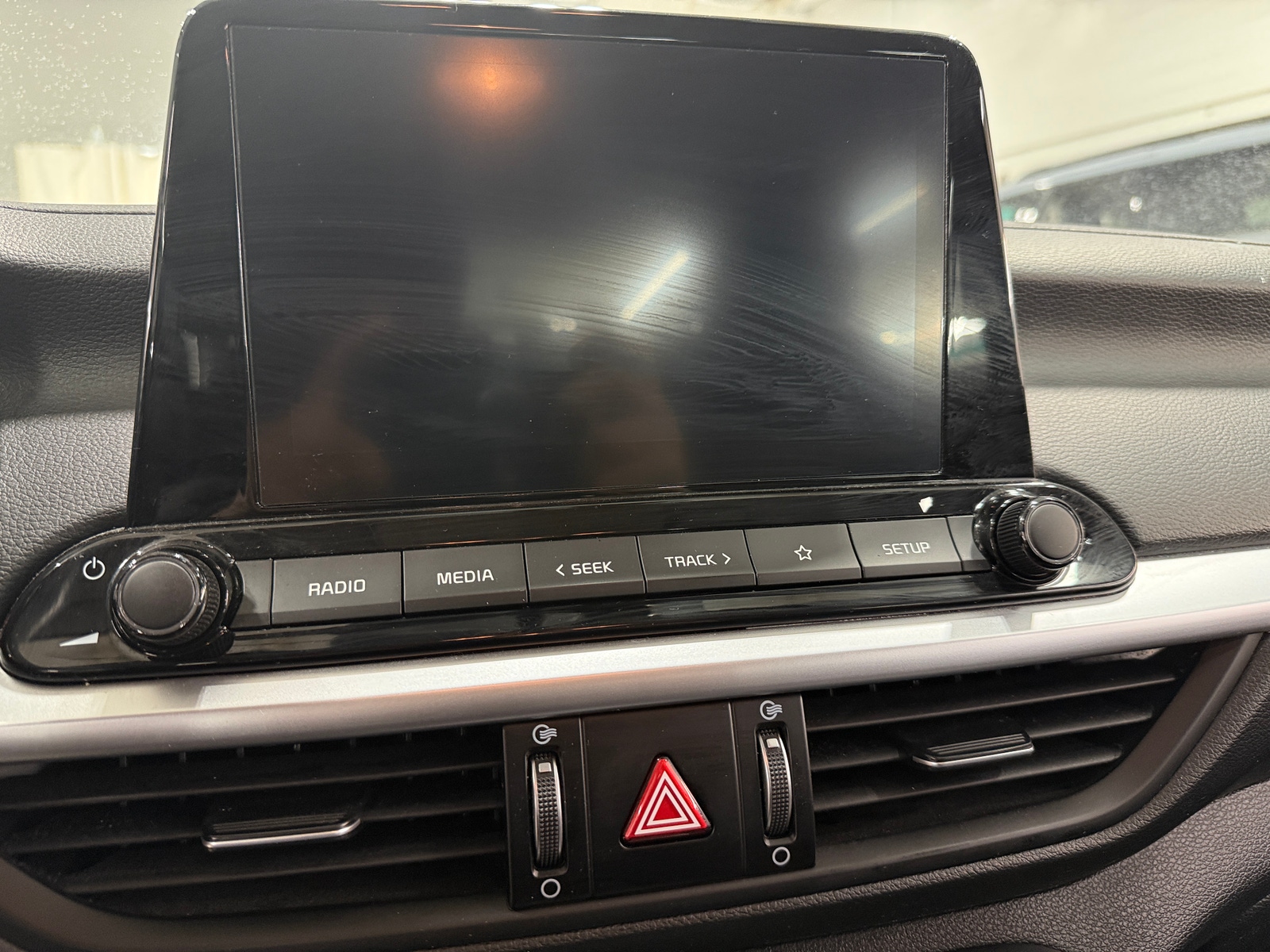 Thumbnail: 2024 Kia Forte - 4