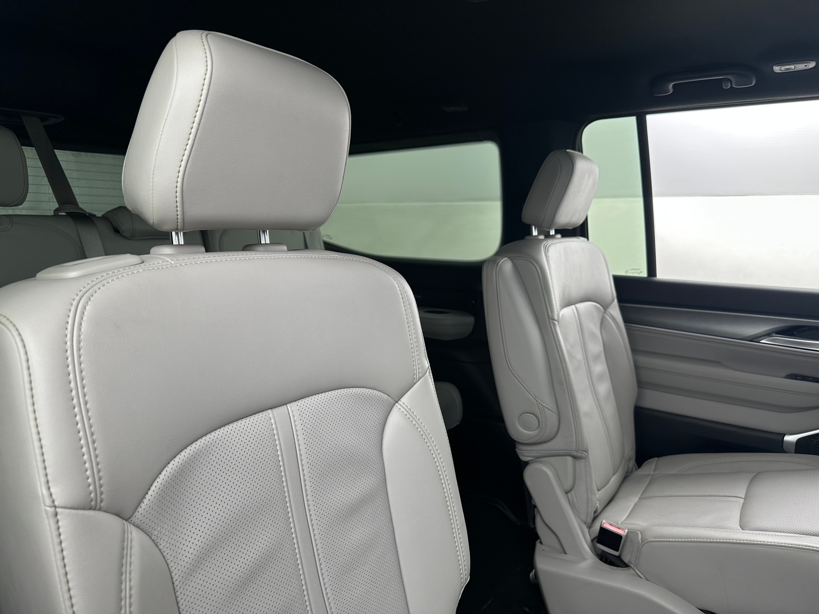 Thumbnail: 2025 Jeep Wagoneer - 5