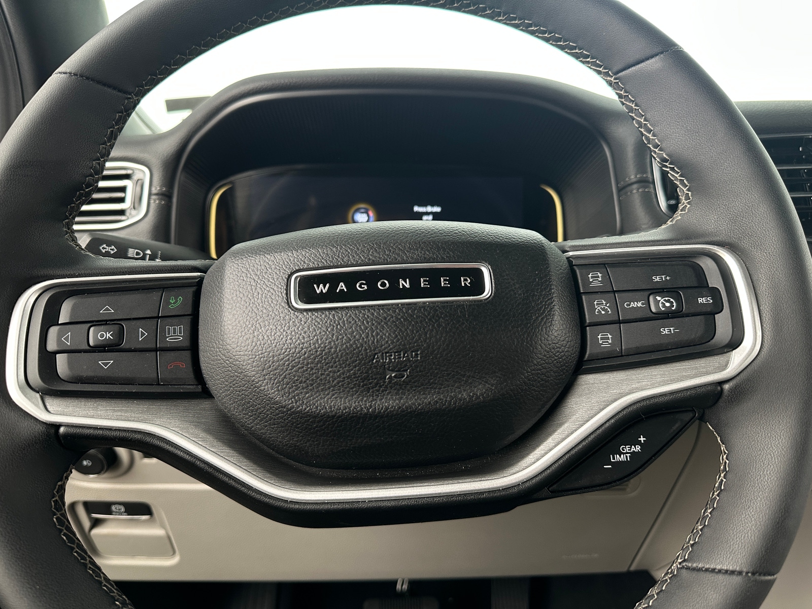 Thumbnail: 2025 Jeep Wagoneer - 4