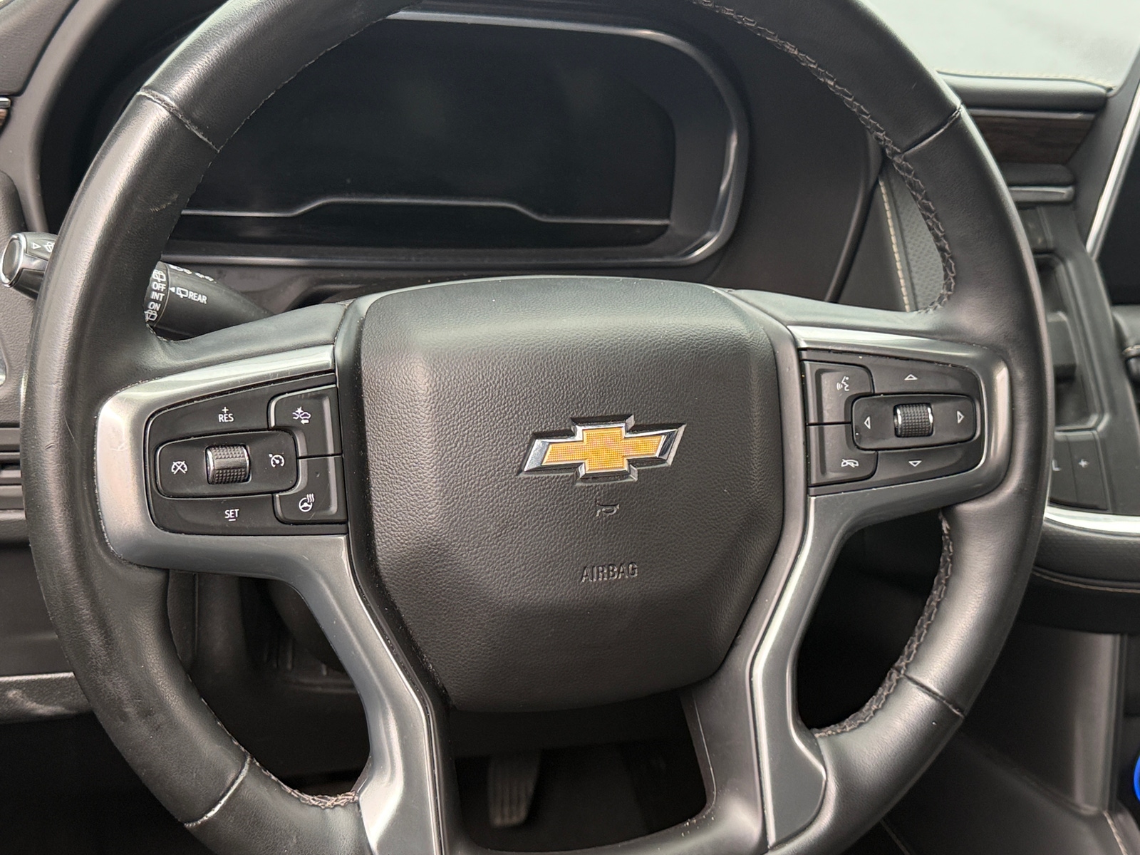 Thumbnail: 2023 Chevrolet Suburban - 4