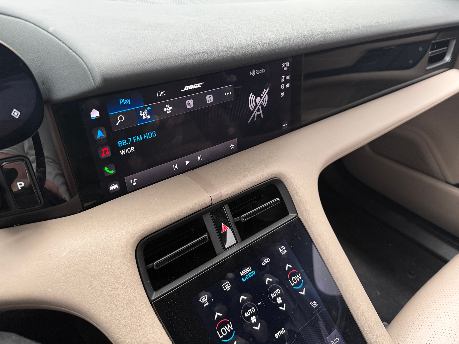 Thumbnail: 2022 Porsche Taycan - 3