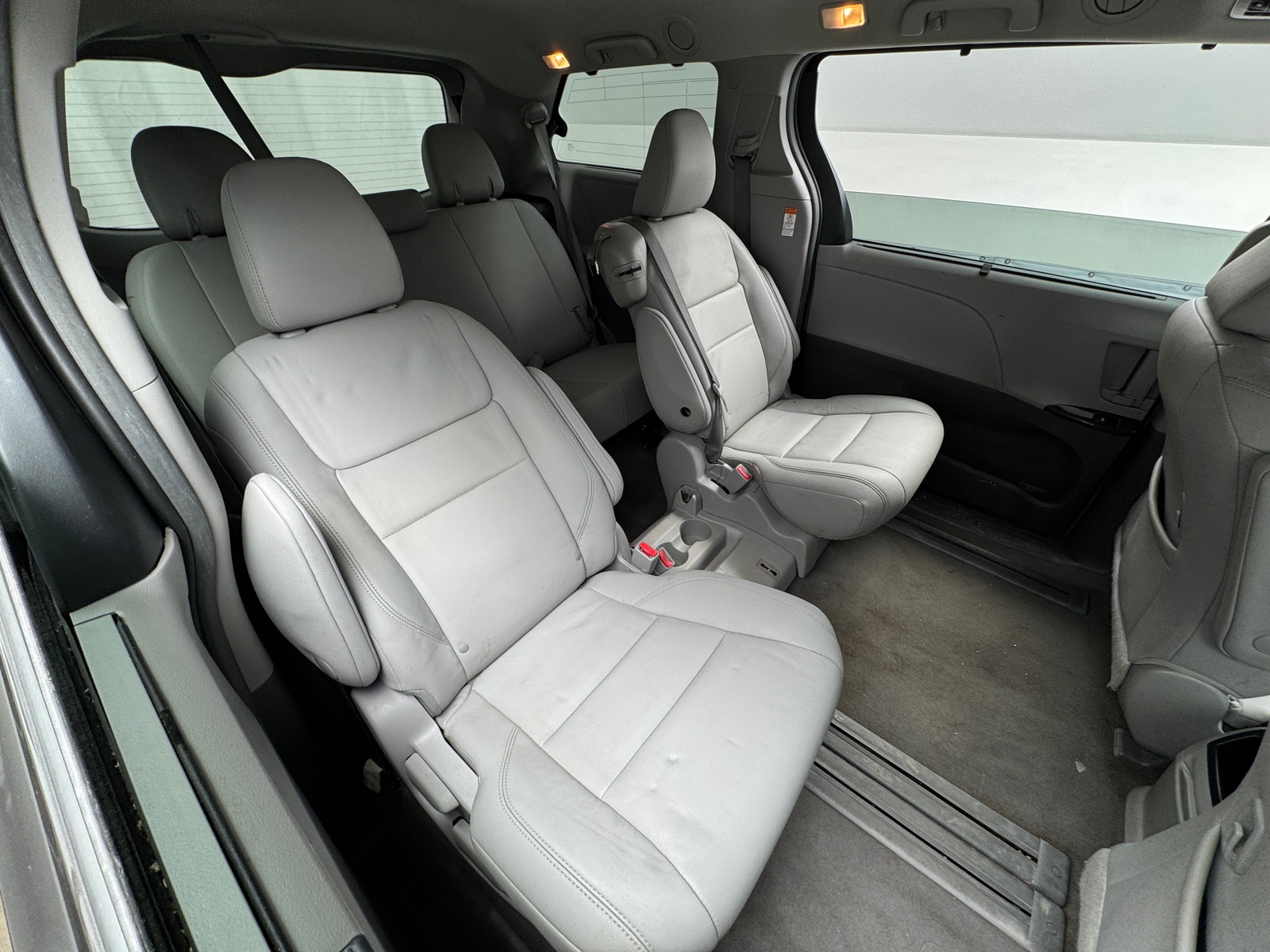 Thumbnail: 2017 Toyota Sienna - 5