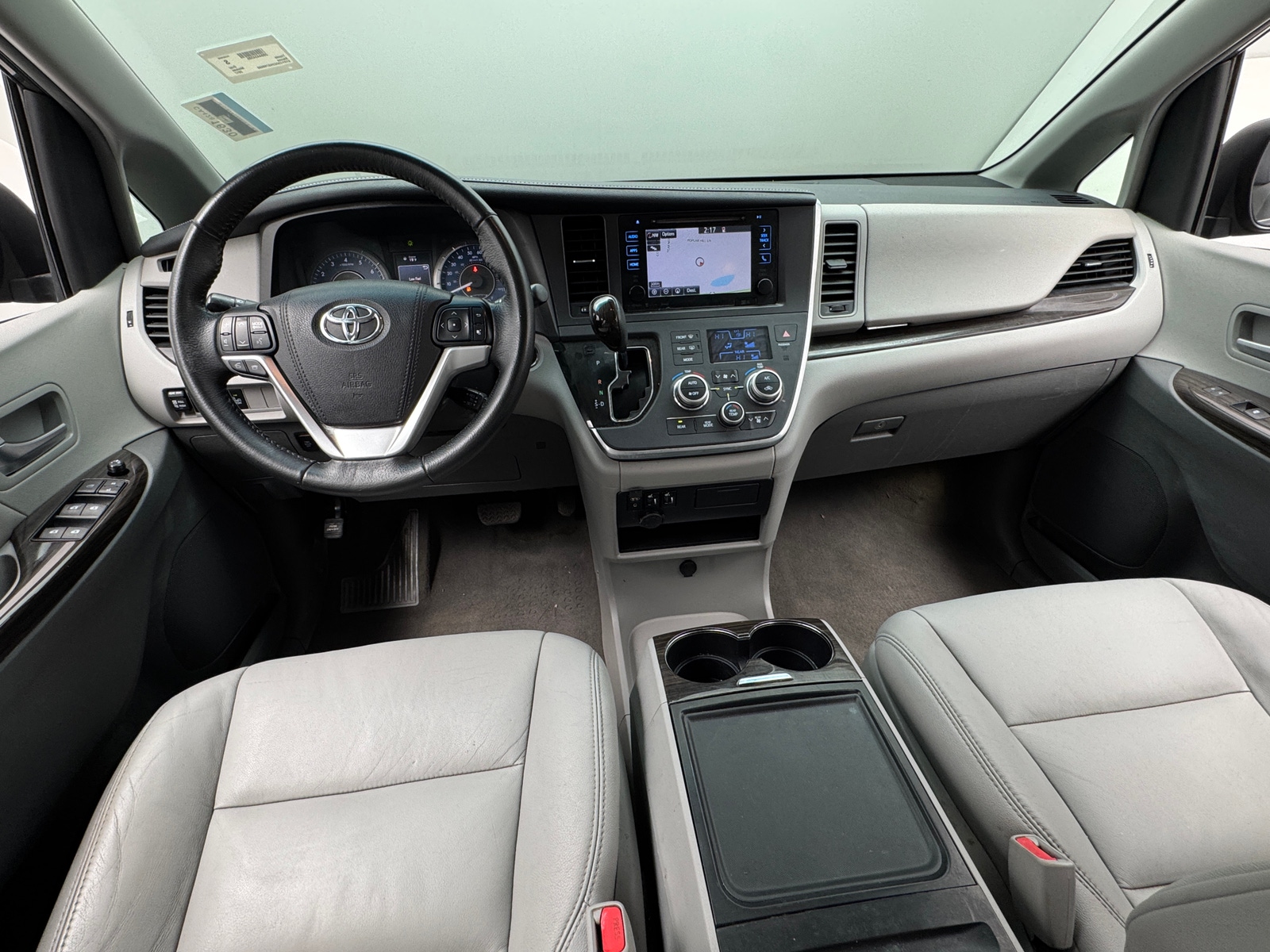 Thumbnail: 2017 Toyota Sienna - 2