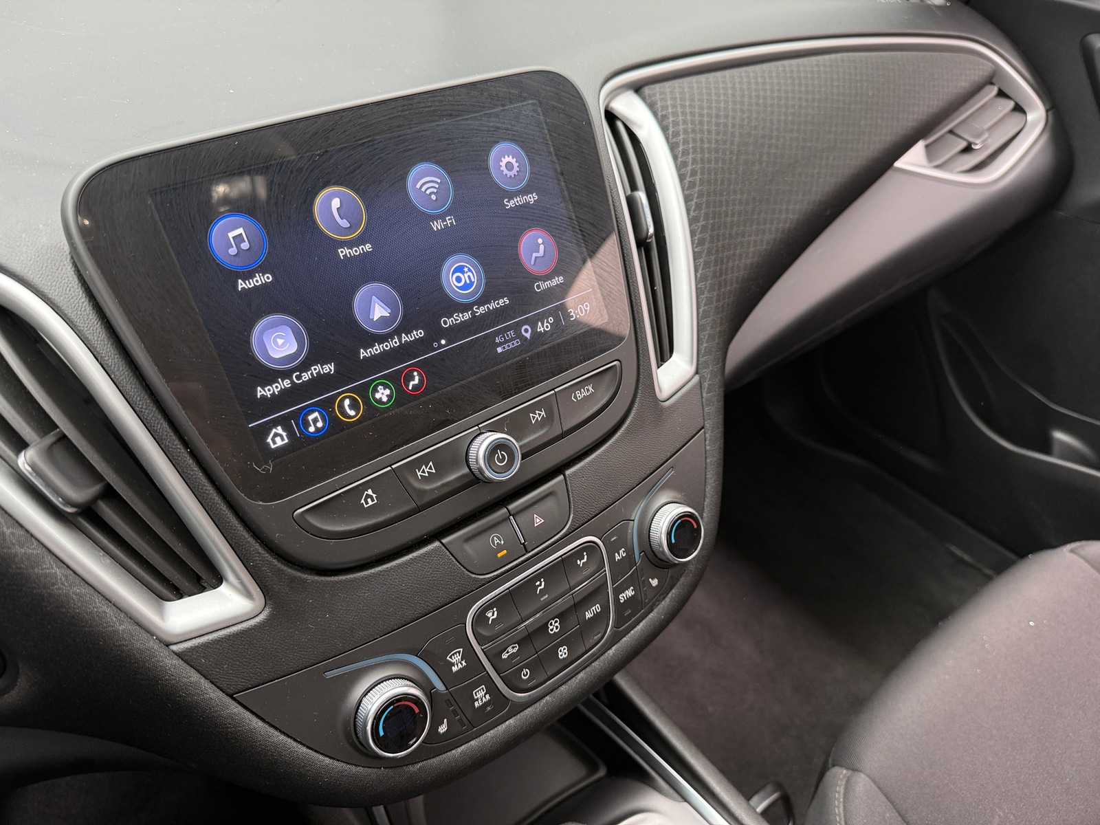 Thumbnail: 2024 Chevrolet Malibu - 4