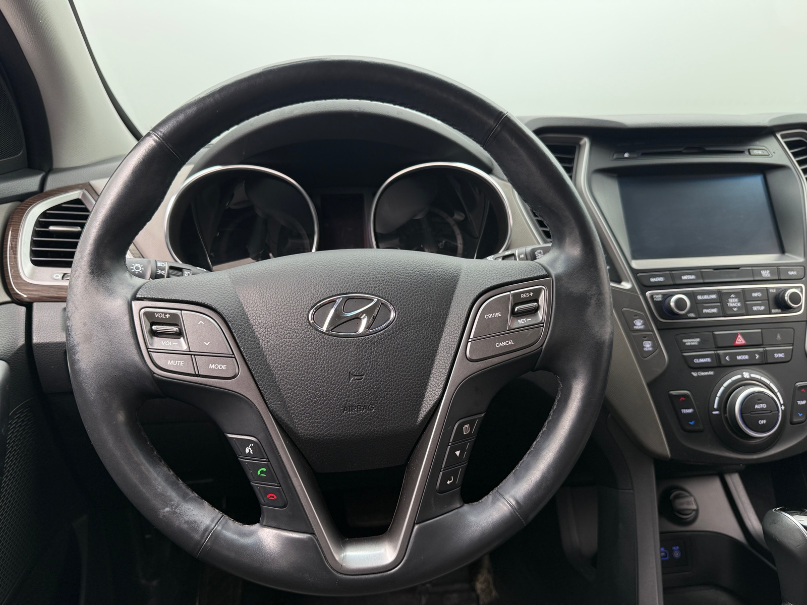 Thumbnail: 2017 Hyundai Santa Fe - 4