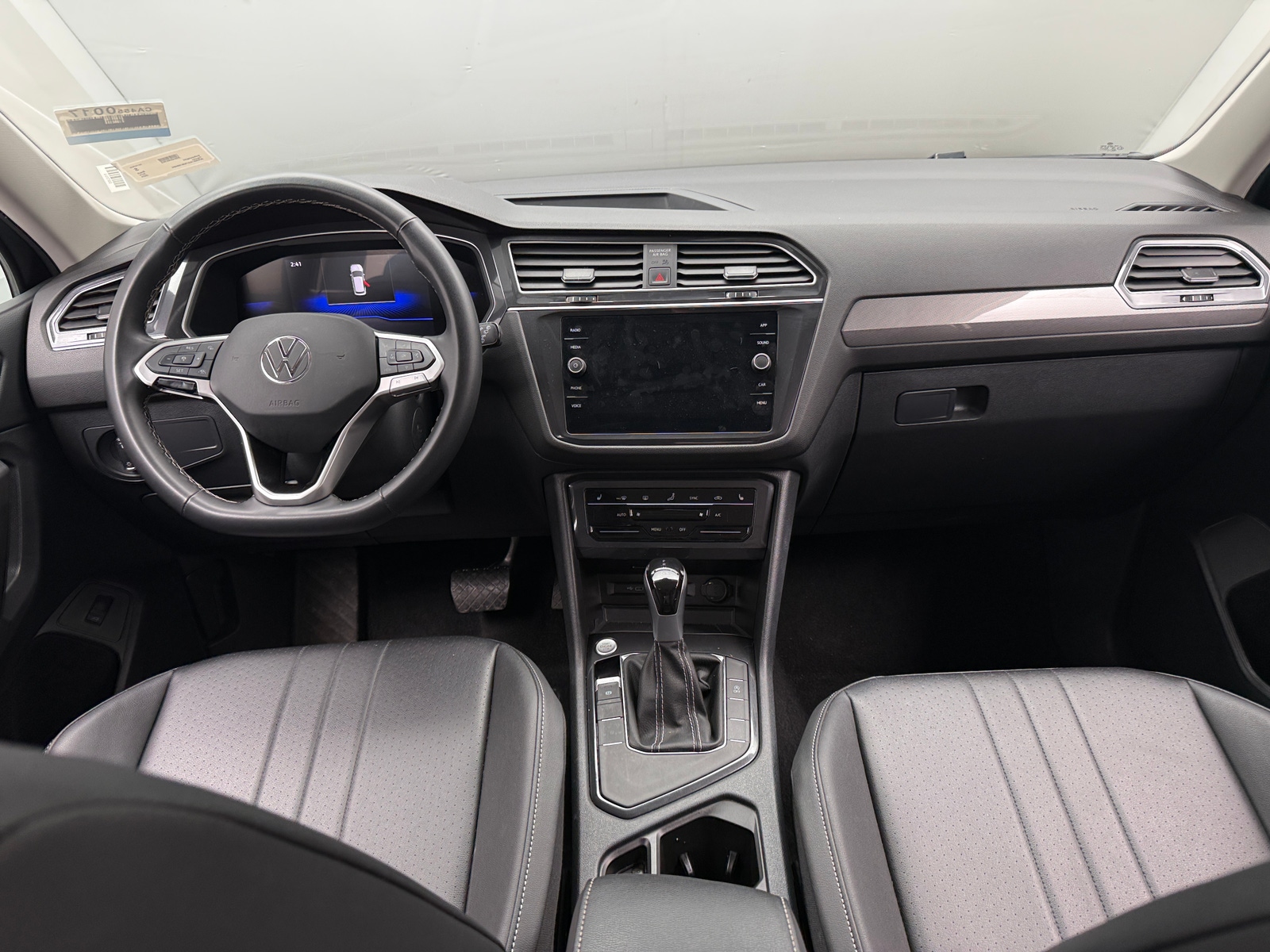 Thumbnail: 2024 Volkswagen Tiguan - 2