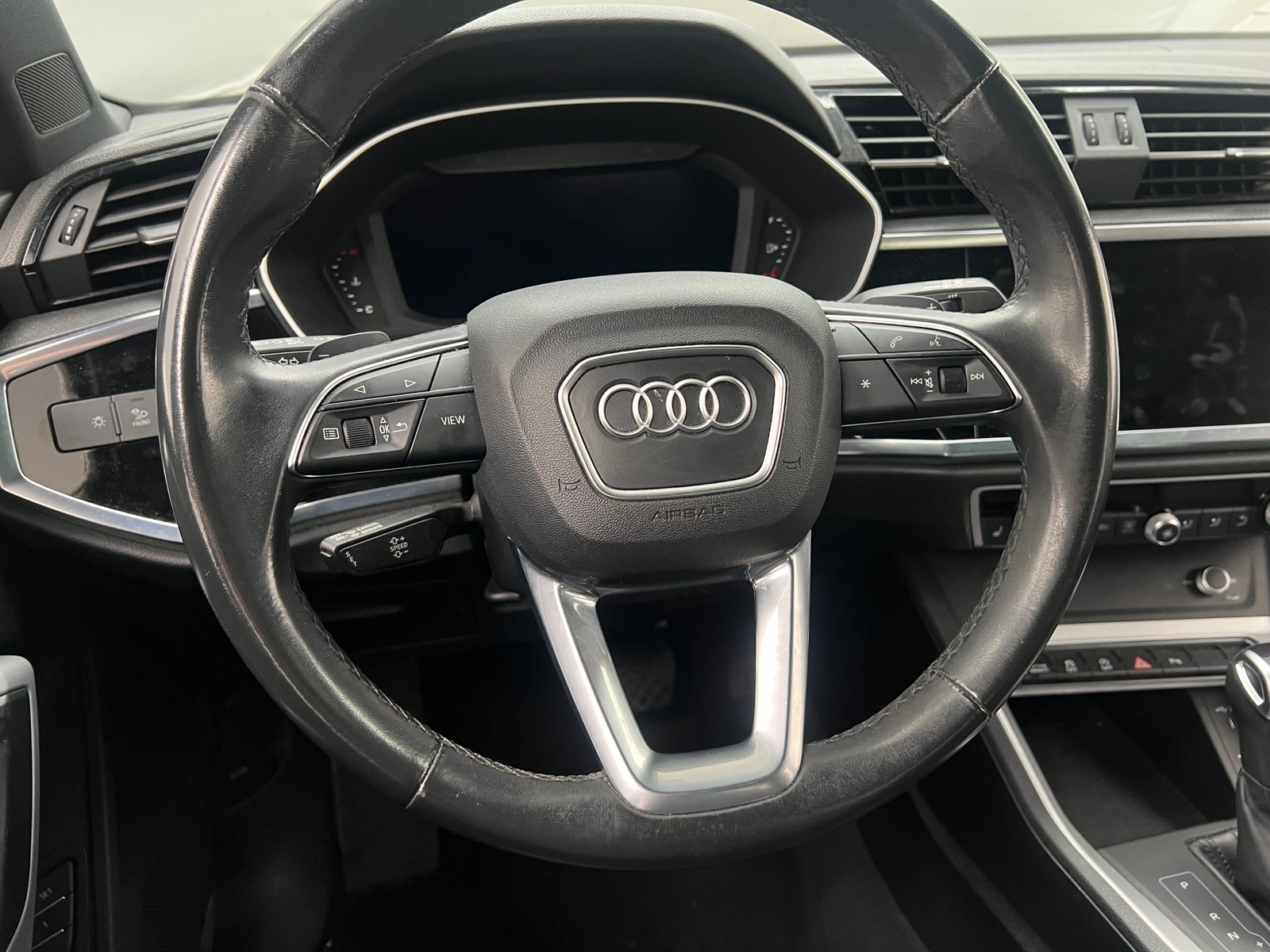 Thumbnail: 2023 Audi Q3 - 4