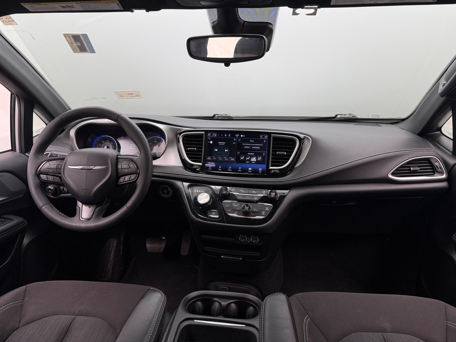 Thumbnail: 2024 Chrysler Pacifica - 3