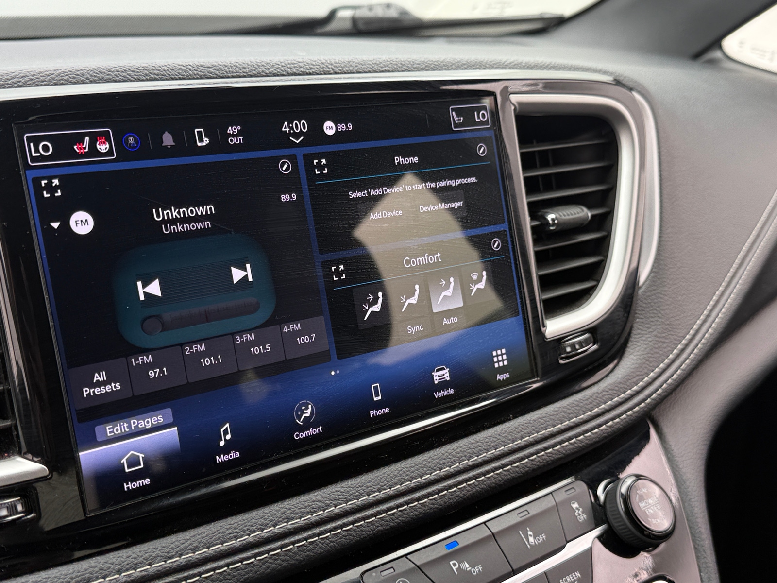 Thumbnail: 2024 Chrysler Pacifica - 4