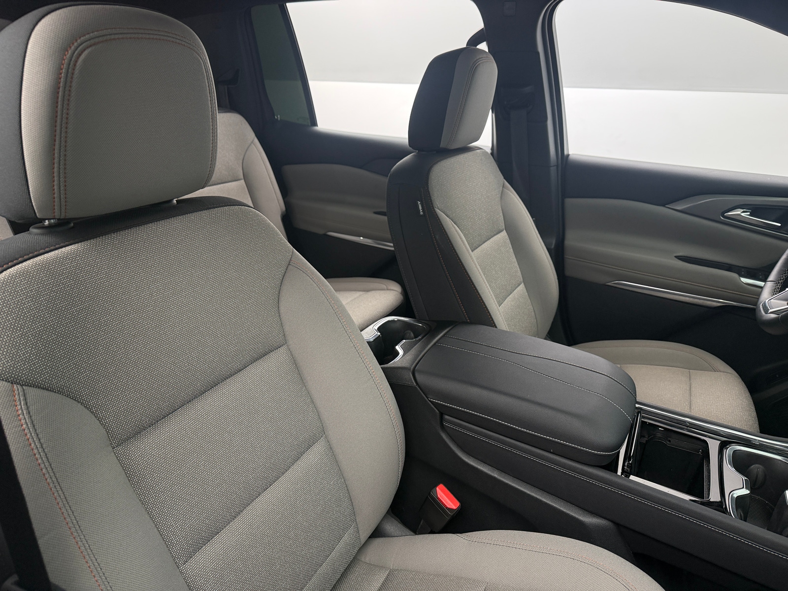 Thumbnail: 2024 Chevrolet Traverse - 2