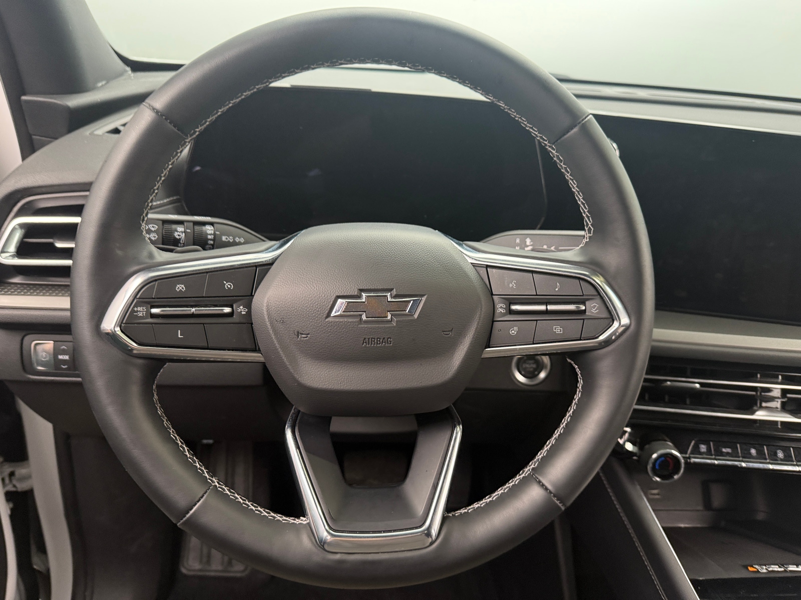 Thumbnail: 2024 Chevrolet Traverse - 5