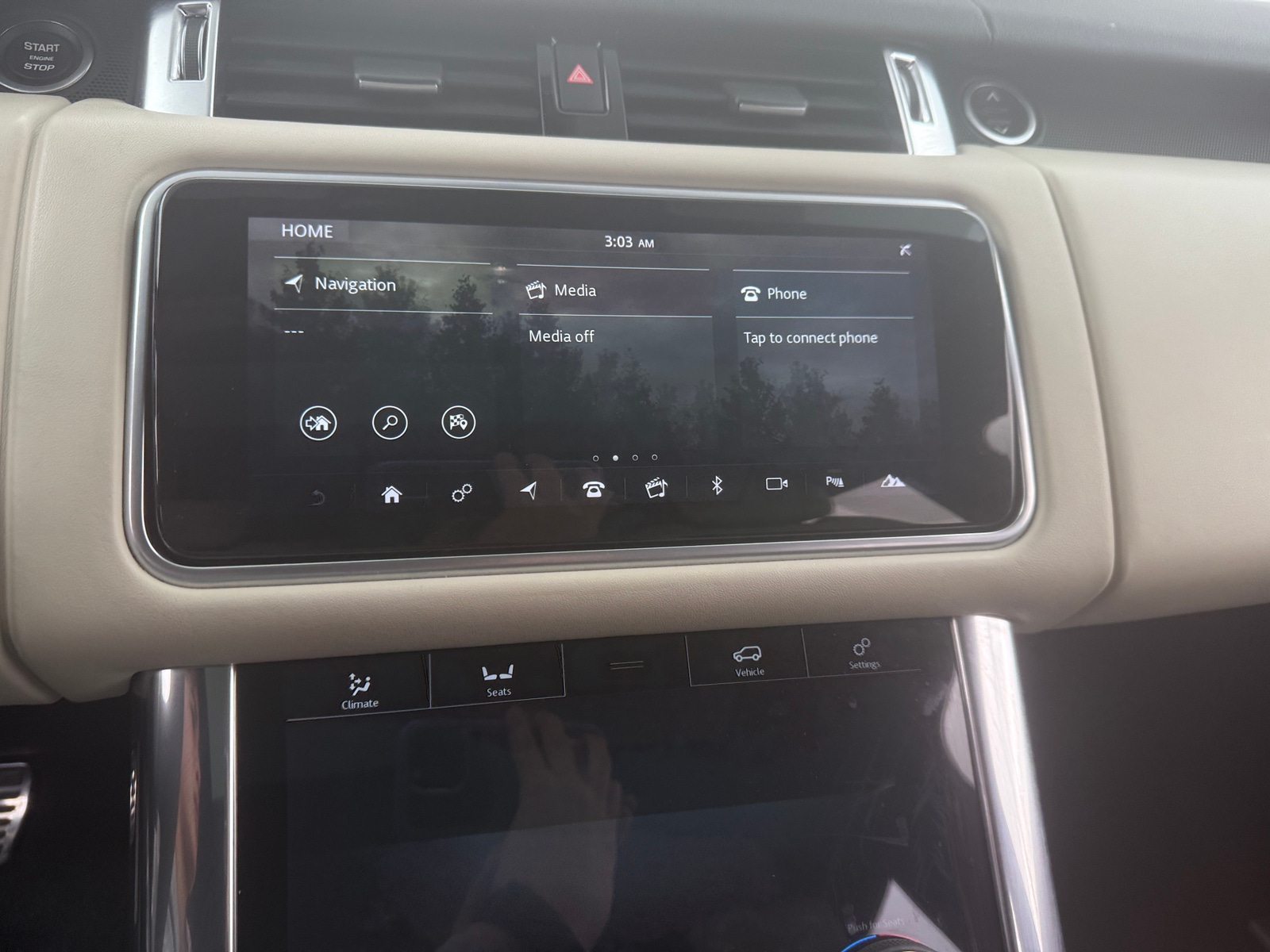 Thumbnail: 2020 Land Rover Range Rover Sport - 3