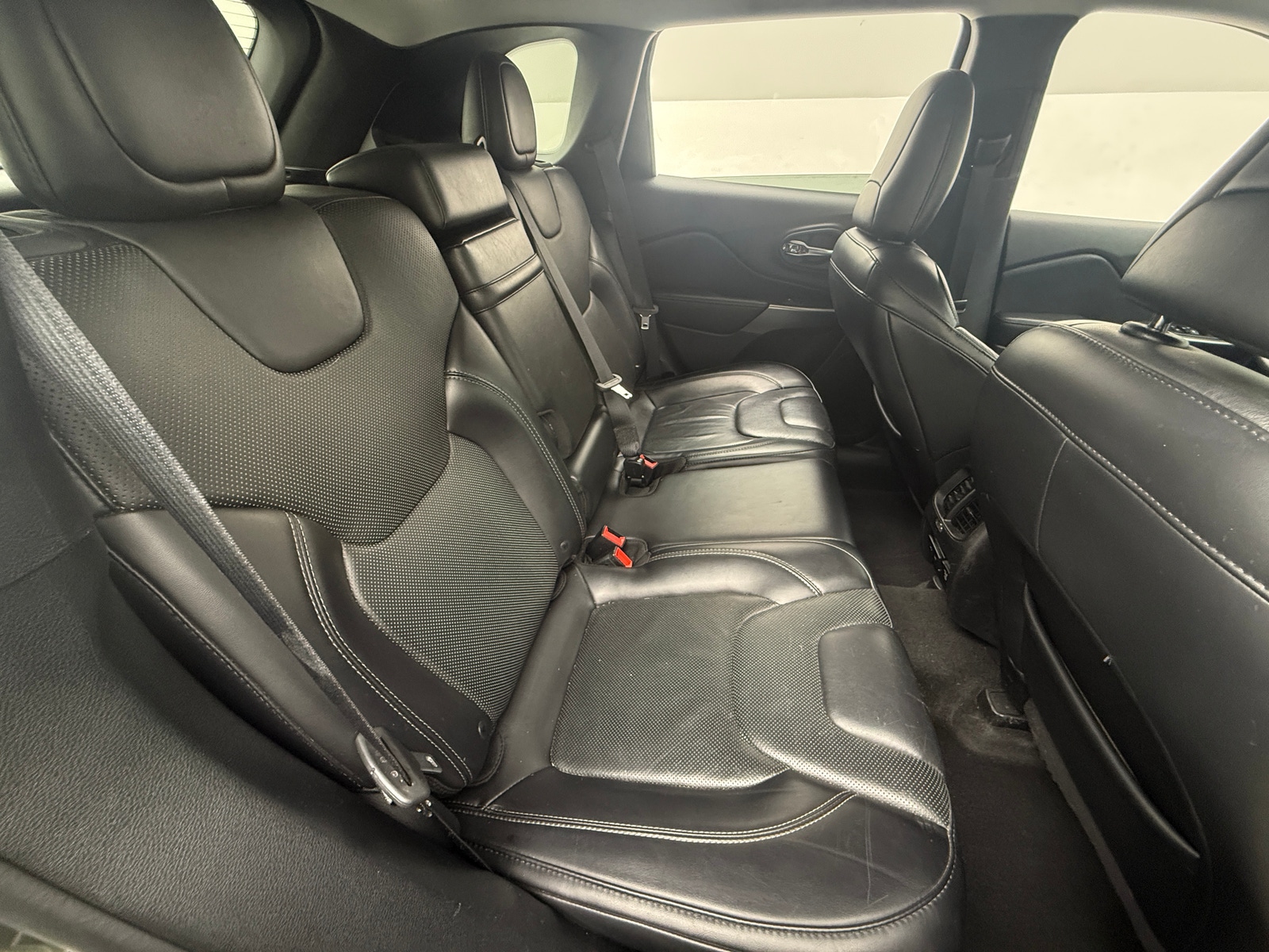 Thumbnail: 2019 Jeep Cherokee - 5