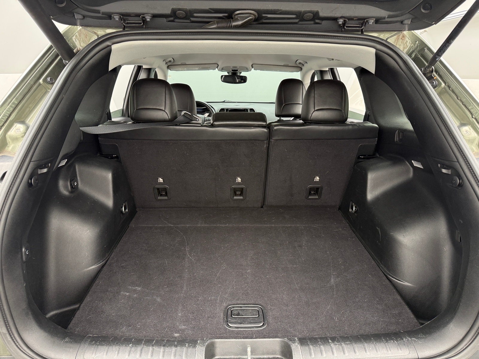 Thumbnail: 2019 Jeep Cherokee - 6