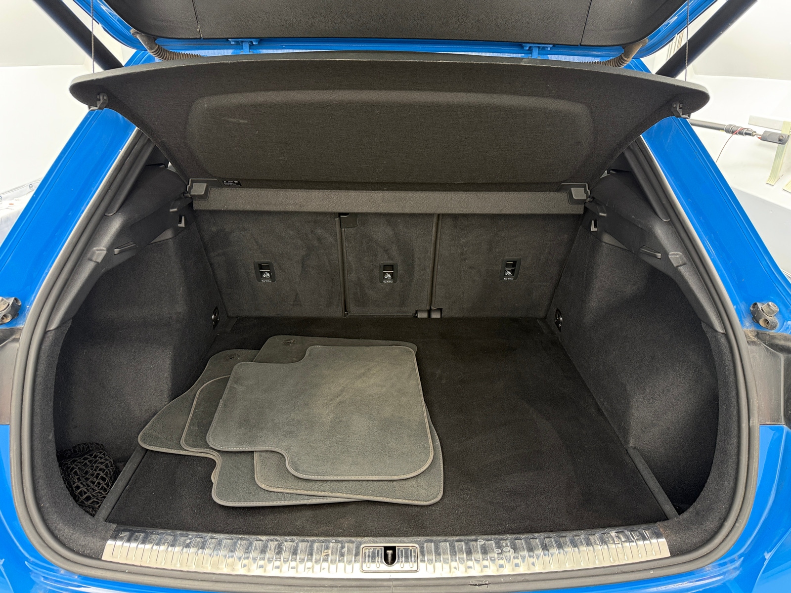 Thumbnail: 2020 Audi Q3 - 6