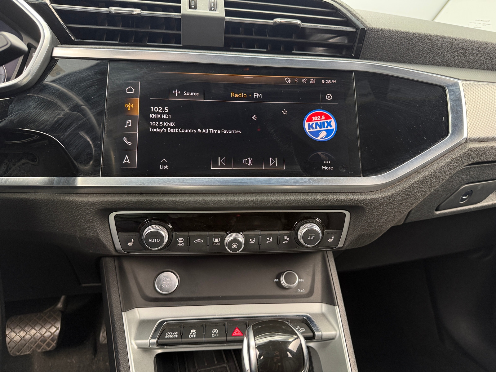 Thumbnail: 2020 Audi Q3 - 3