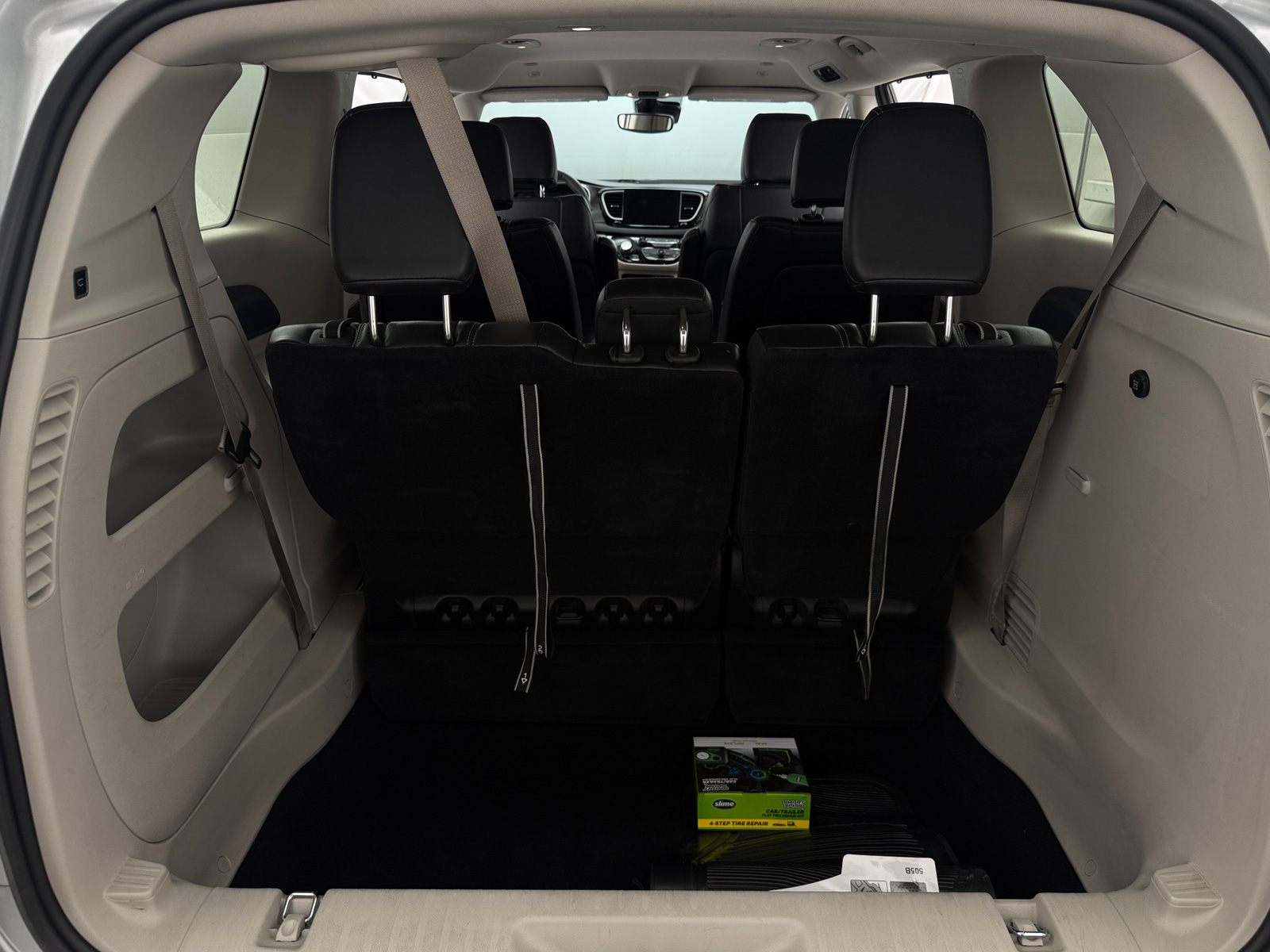 Thumbnail: 2024 Chrysler Pacifica - 6