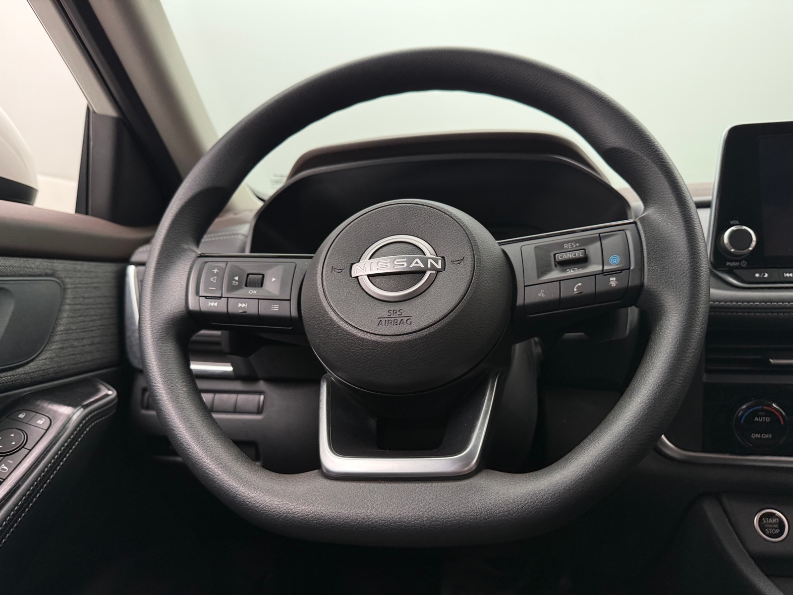 Thumbnail: 2023 Nissan Rogue - 5