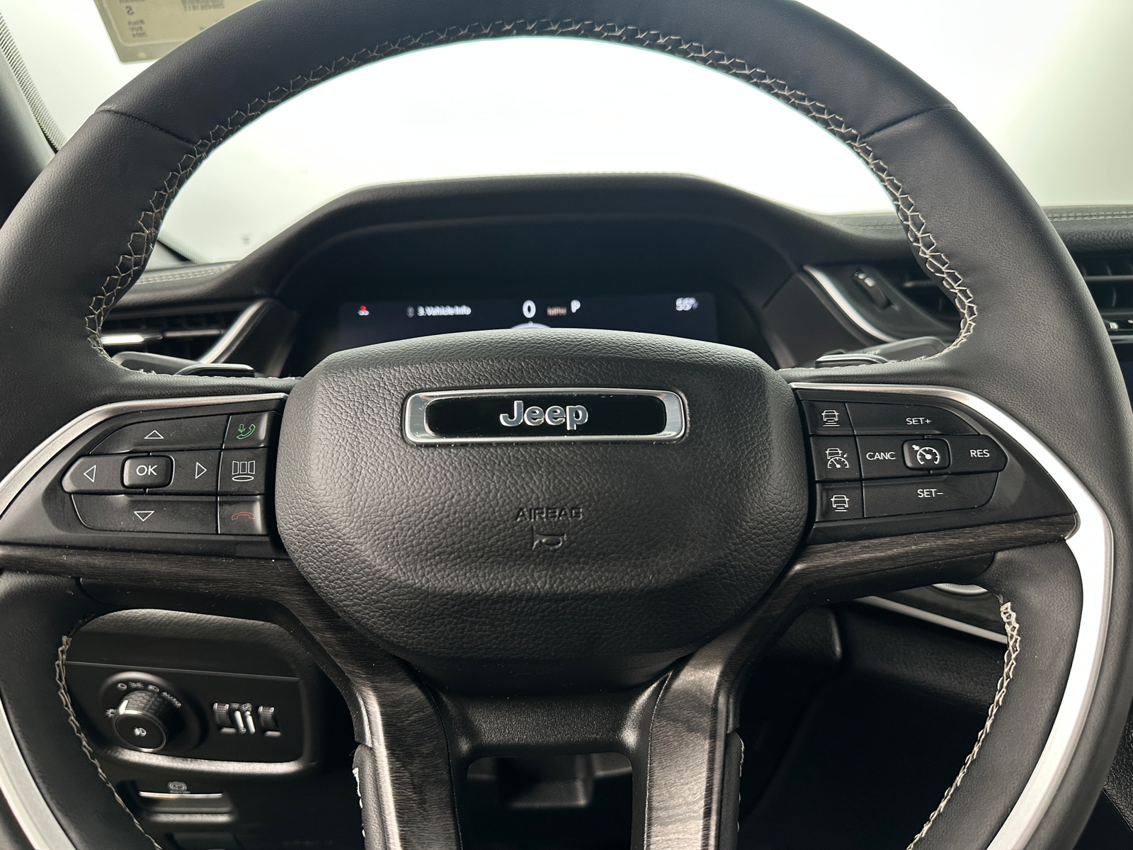 Thumbnail: 2024 Jeep Grand Cherokee - 4