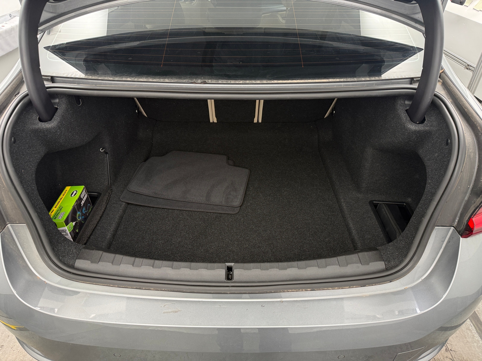 Thumbnail: 2025 BMW 3 Series - 6