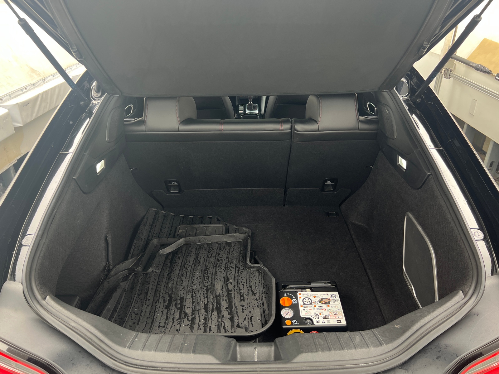 Thumbnail: 2025 Acura Integra - 7