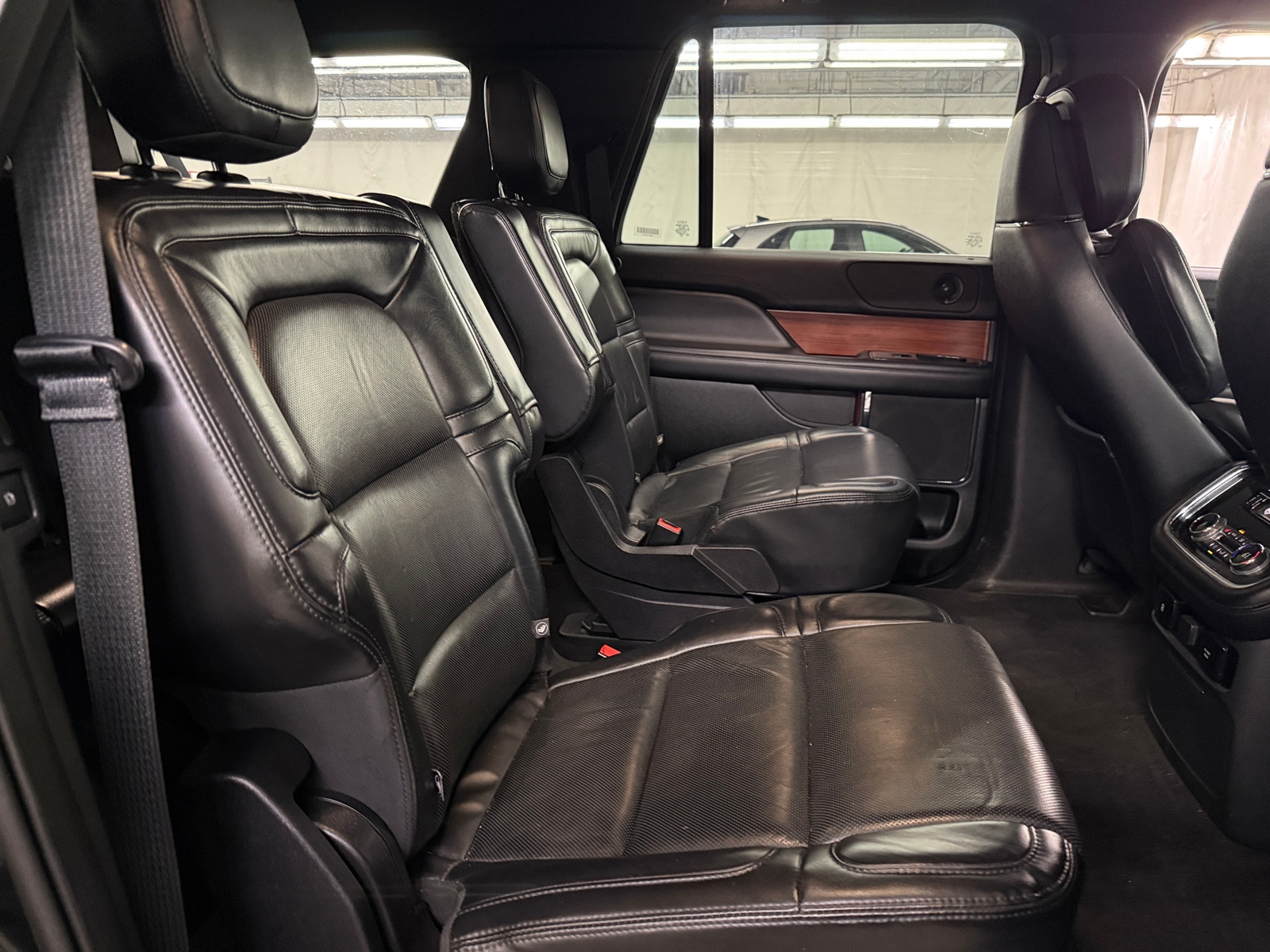 Thumbnail: 2021 Lincoln Navigator L - 5