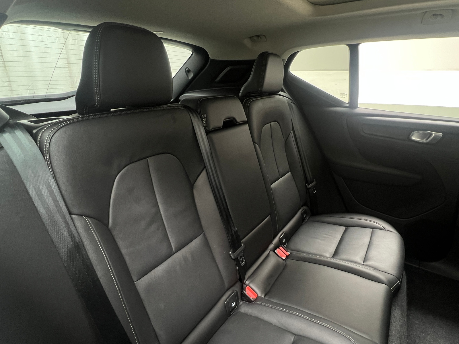 Thumbnail: 2025 Volvo XC40 - 6