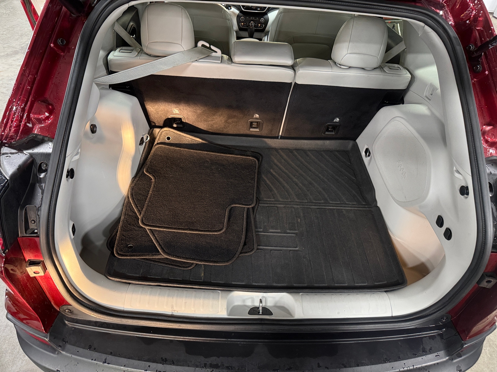 Thumbnail: 2019 Jeep Cherokee - 6