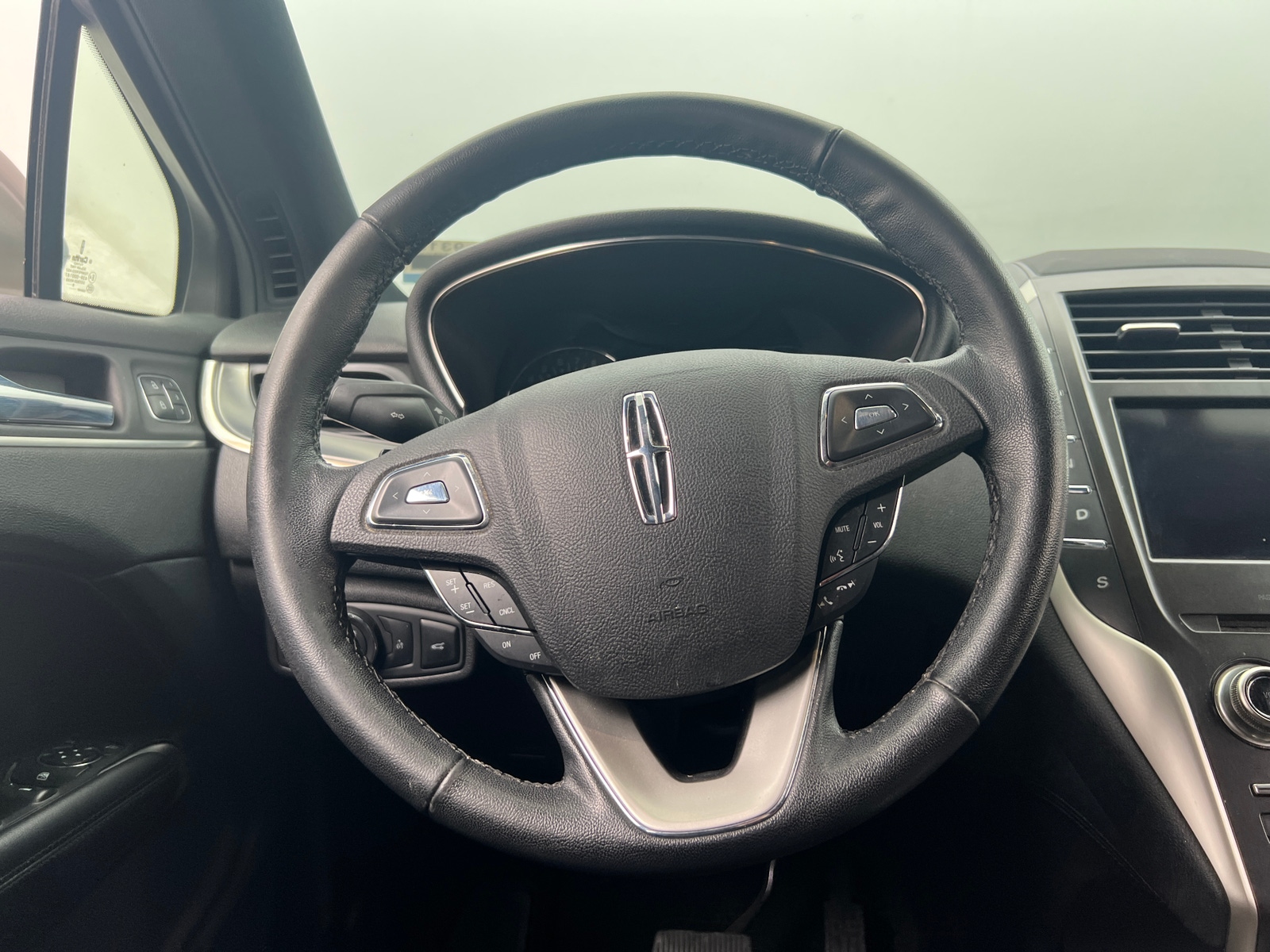 Thumbnail: 2019 Lincoln MKC - 4