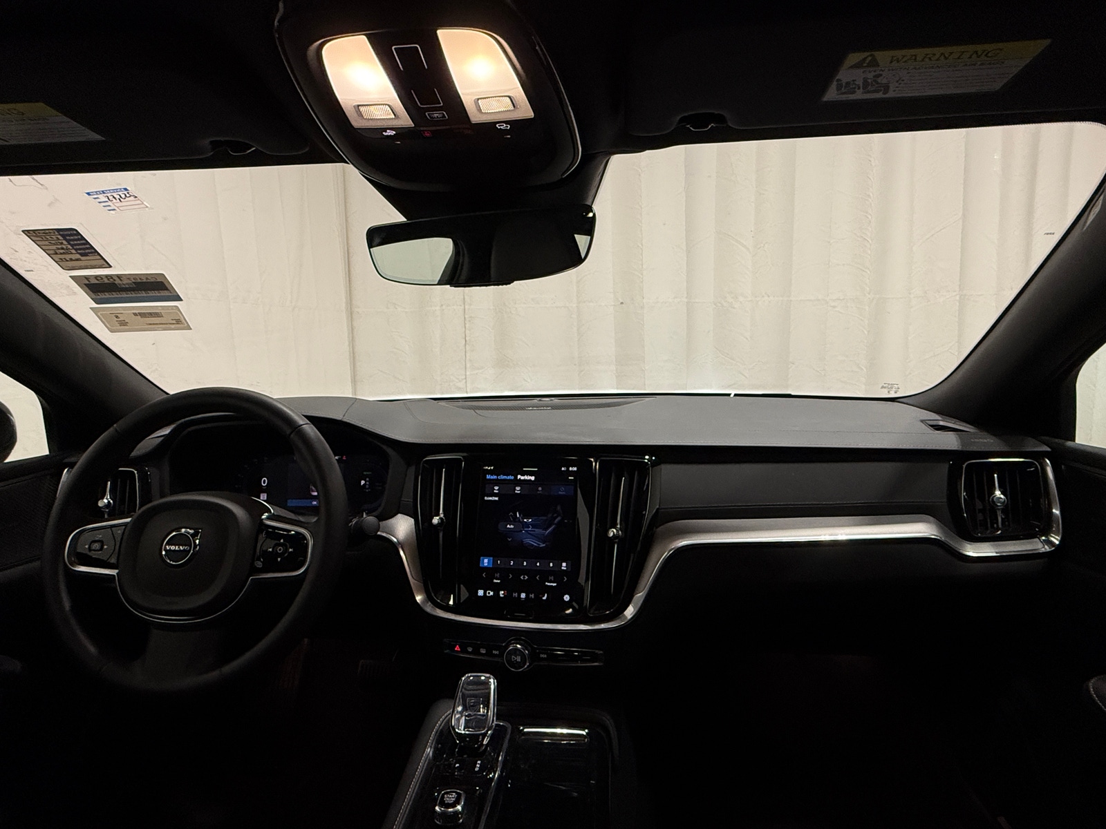 Thumbnail: 2025 Volvo S60 - 2