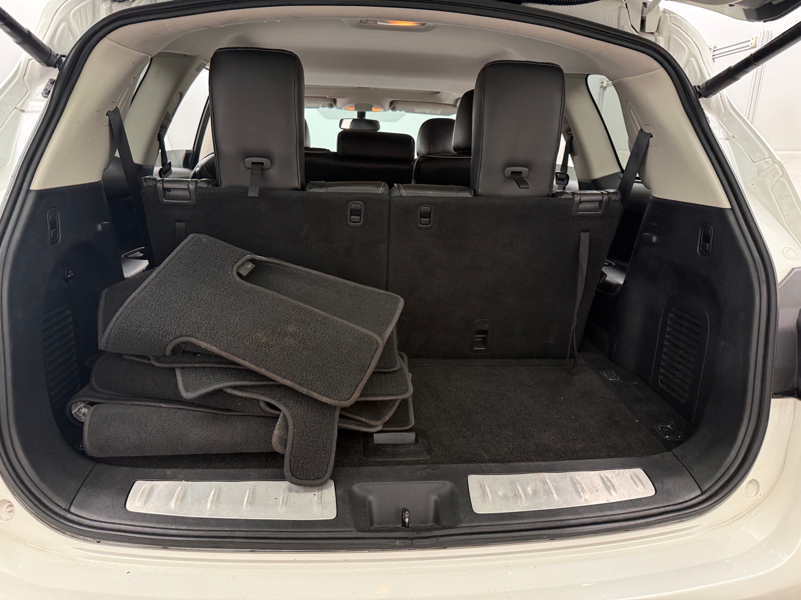 Thumbnail: 2017 INFINITI QX60 - 6