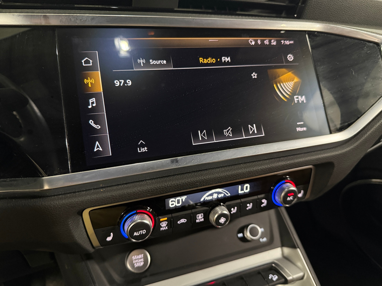 Thumbnail: 2020 Audi Q3 - 3