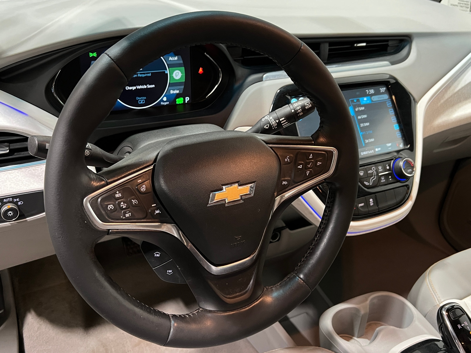 Thumbnail: 2017 Chevrolet Bolt EV - 4