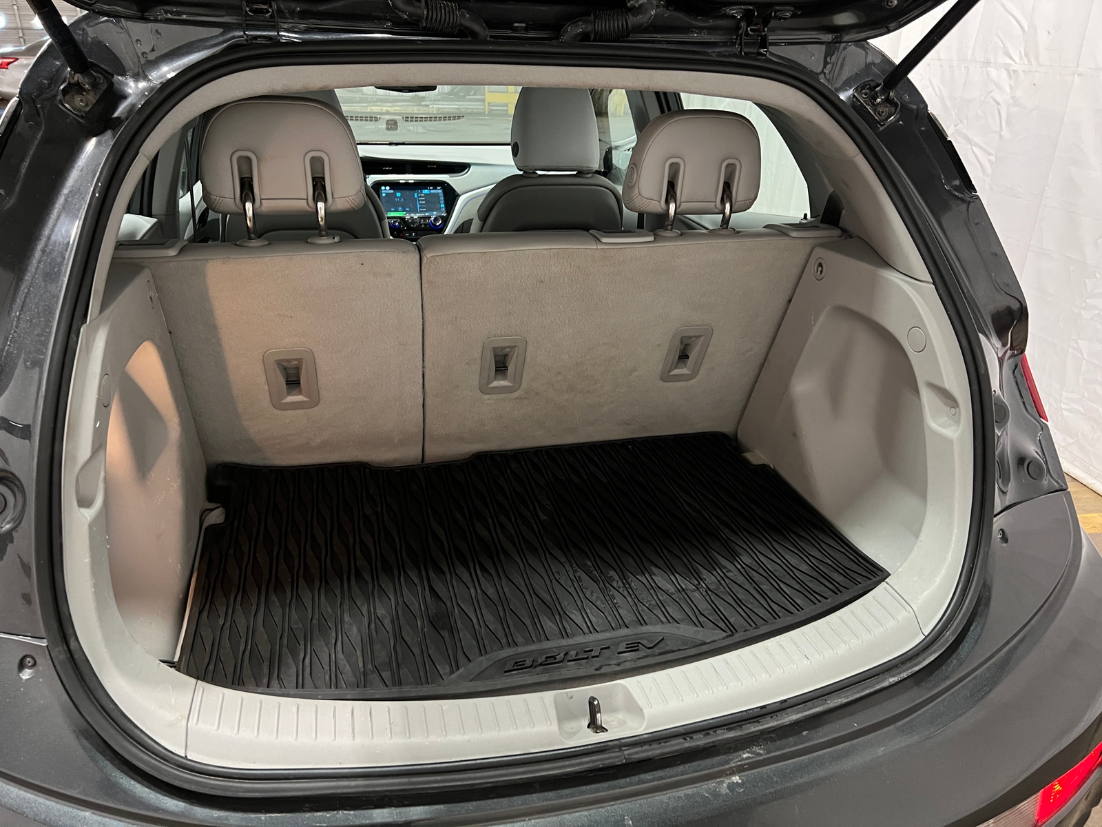 Thumbnail: 2017 Chevrolet Bolt EV - 6