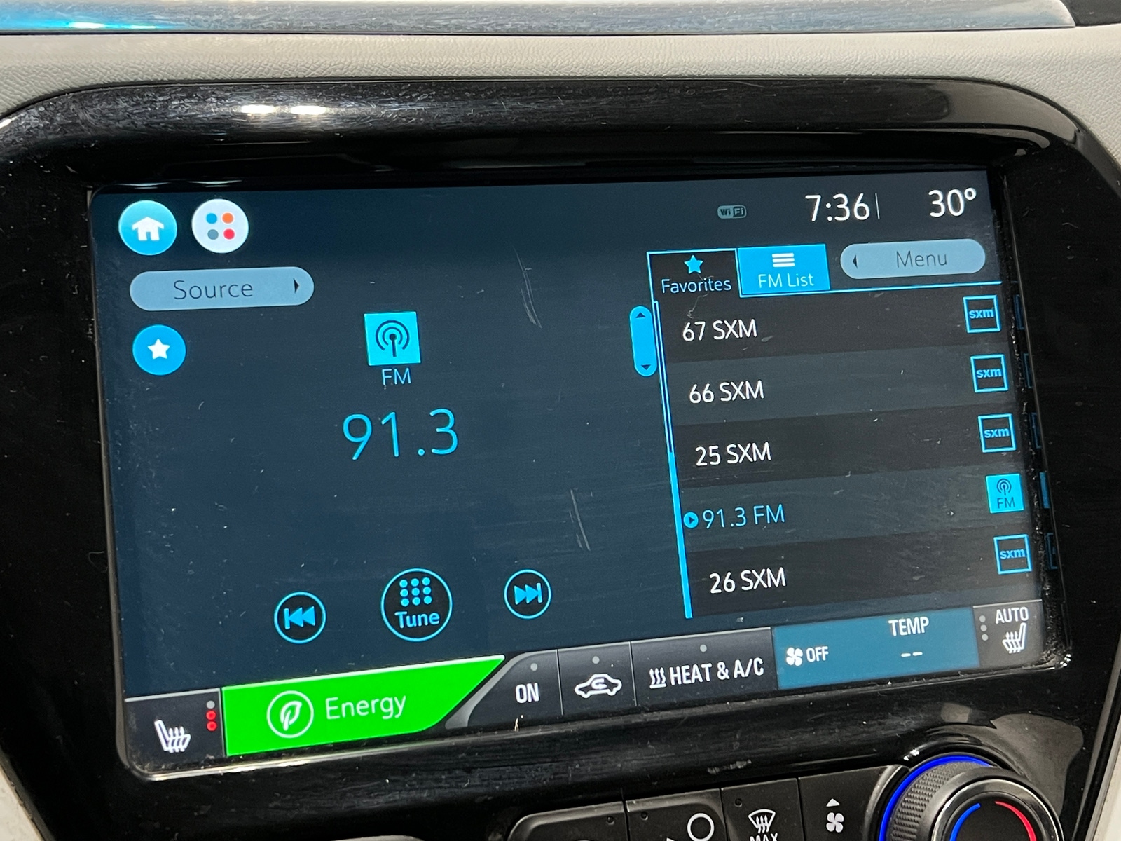 Thumbnail: 2017 Chevrolet Bolt EV - 3