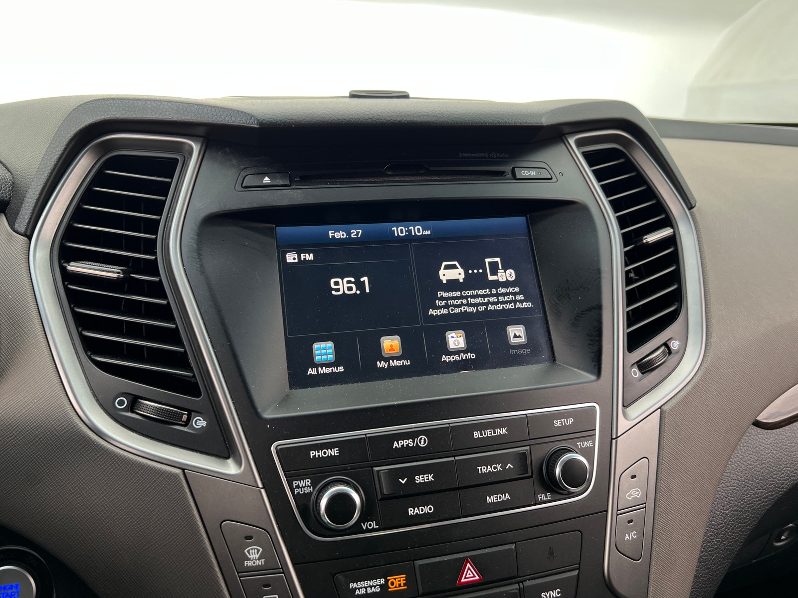 Thumbnail: 2017 Hyundai Santa Fe - 4