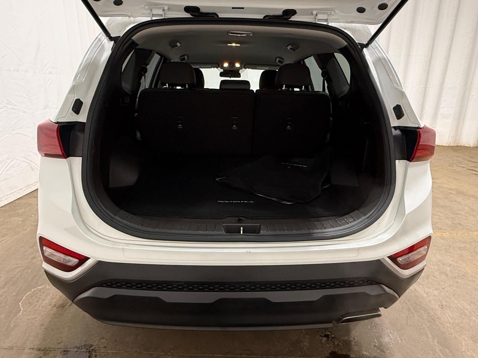 Thumbnail: 2019 Hyundai Santa Fe - 7