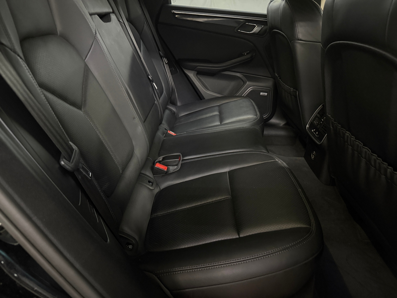 Thumbnail: 2020 Porsche Macan - 5