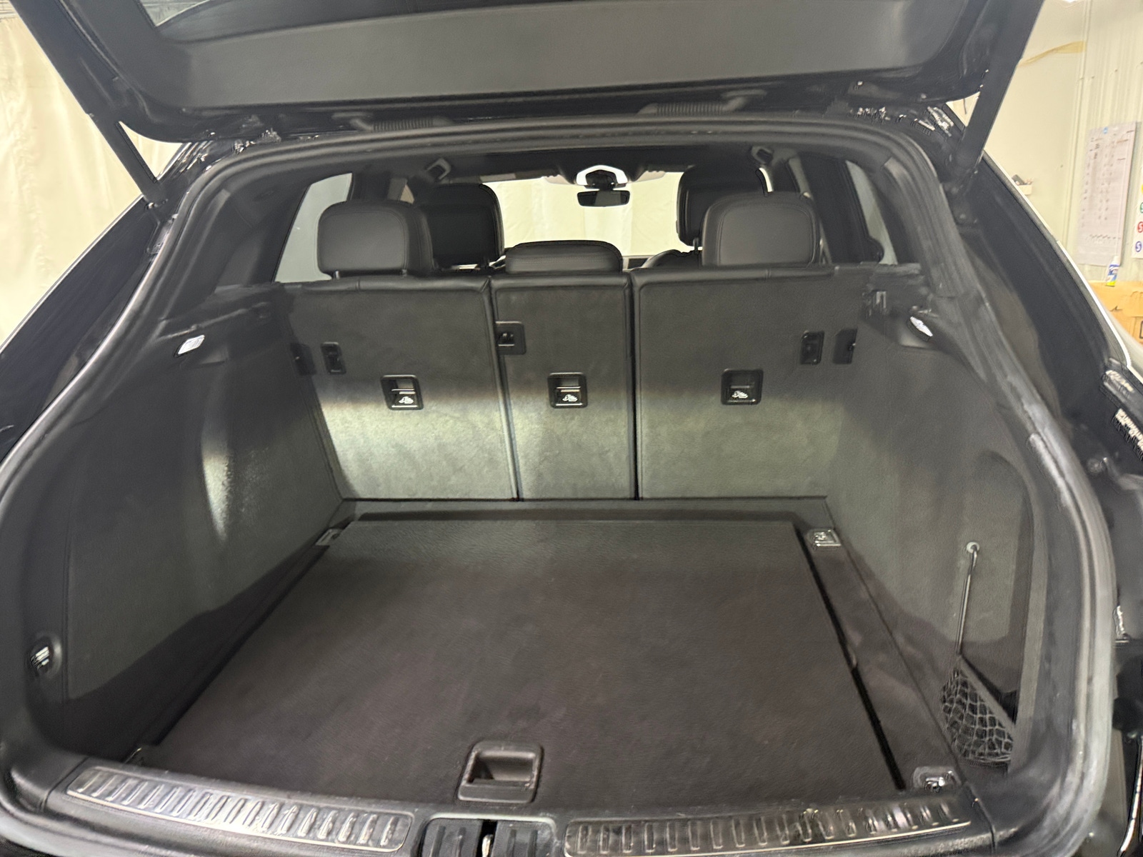 Thumbnail: 2020 Porsche Macan - 6