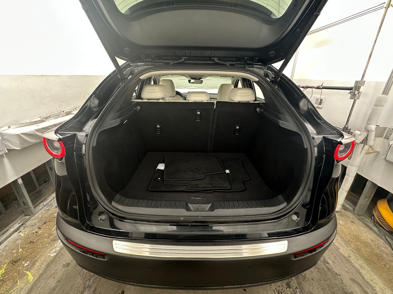 Thumbnail: 2023 Mazda CX-30 - 6