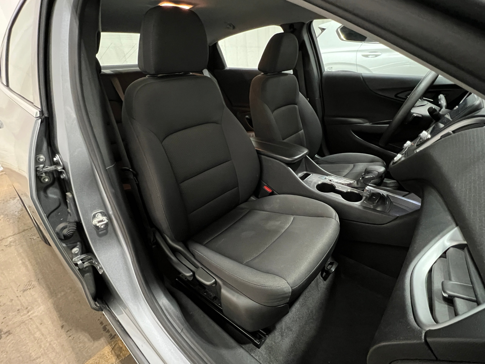 Thumbnail: 2023 Chevrolet Malibu - 2