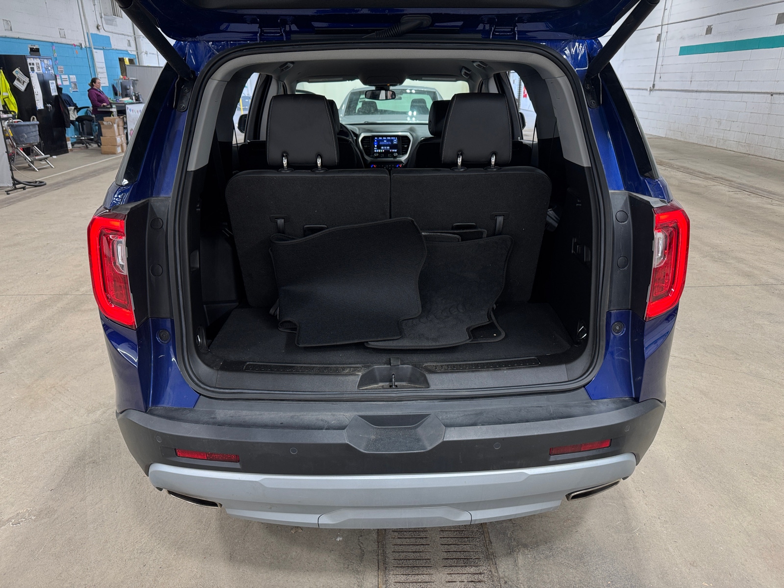 Thumbnail: 2023 GMC Acadia - 6