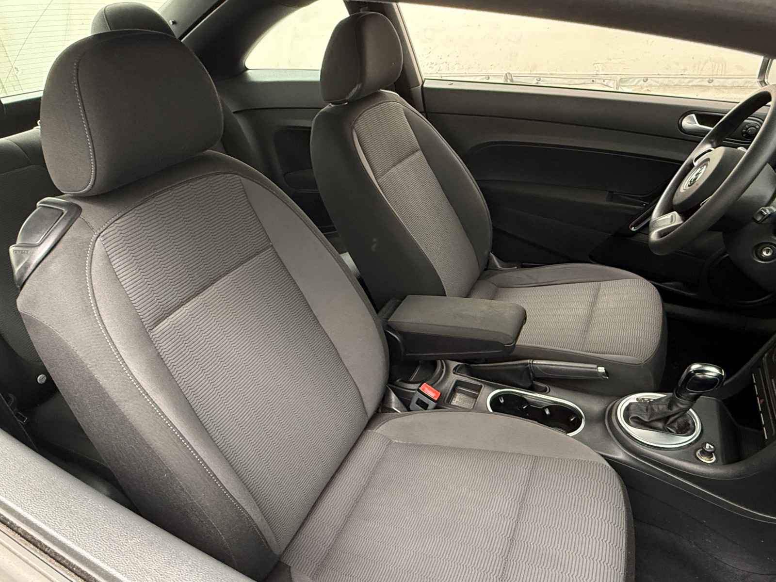 Thumbnail: 2014 Volkswagen Beetle - 2