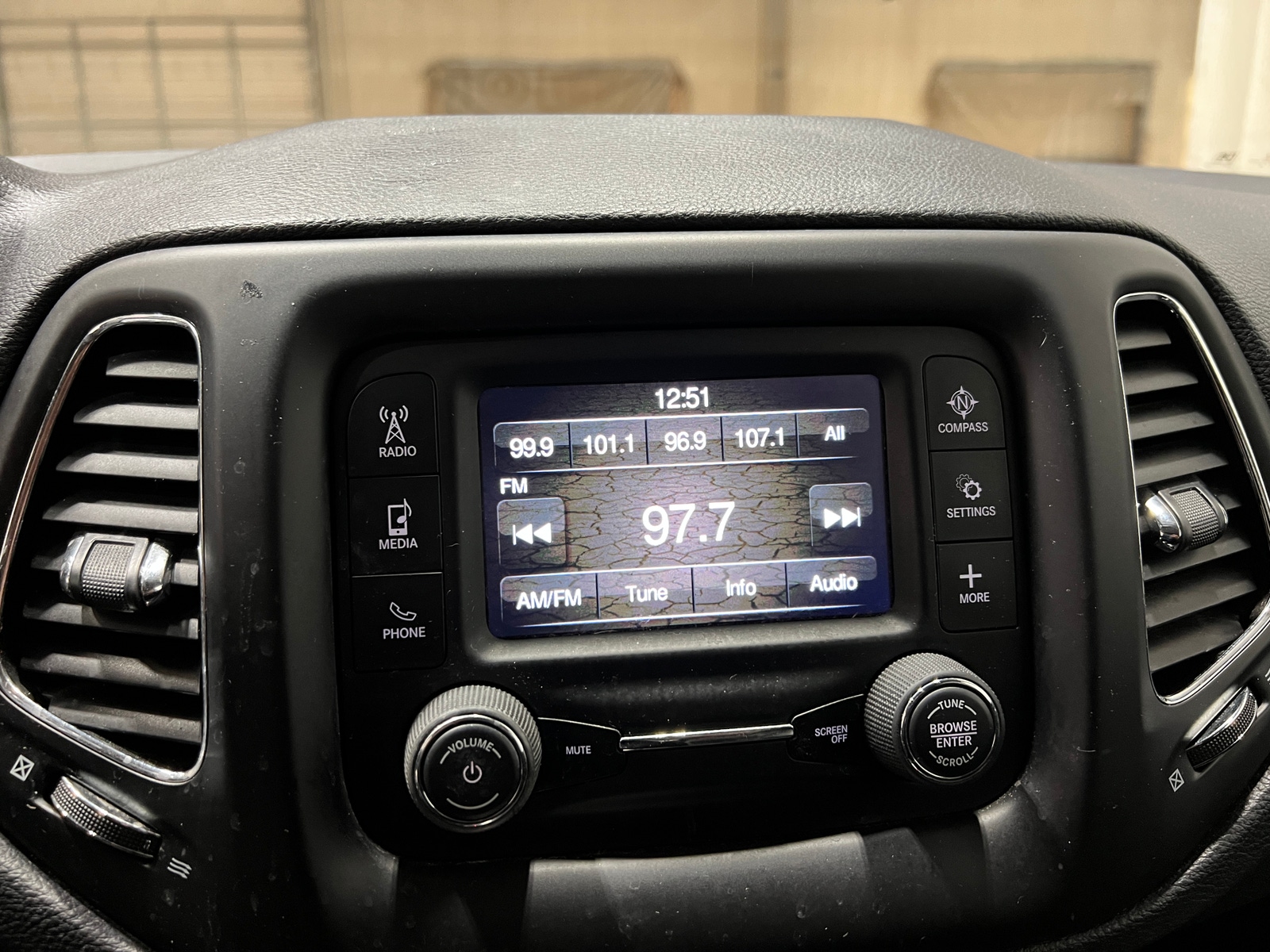 Thumbnail: 2018 Jeep Compass - 4