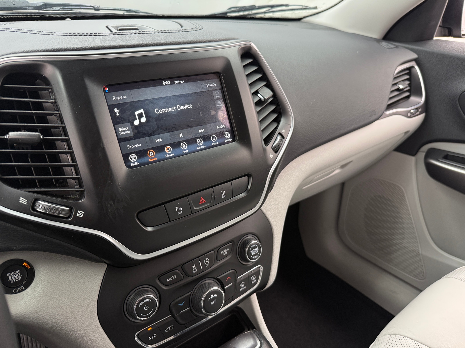 Thumbnail: 2021 Jeep Cherokee - 3